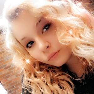 Meet your Posher, Cayla